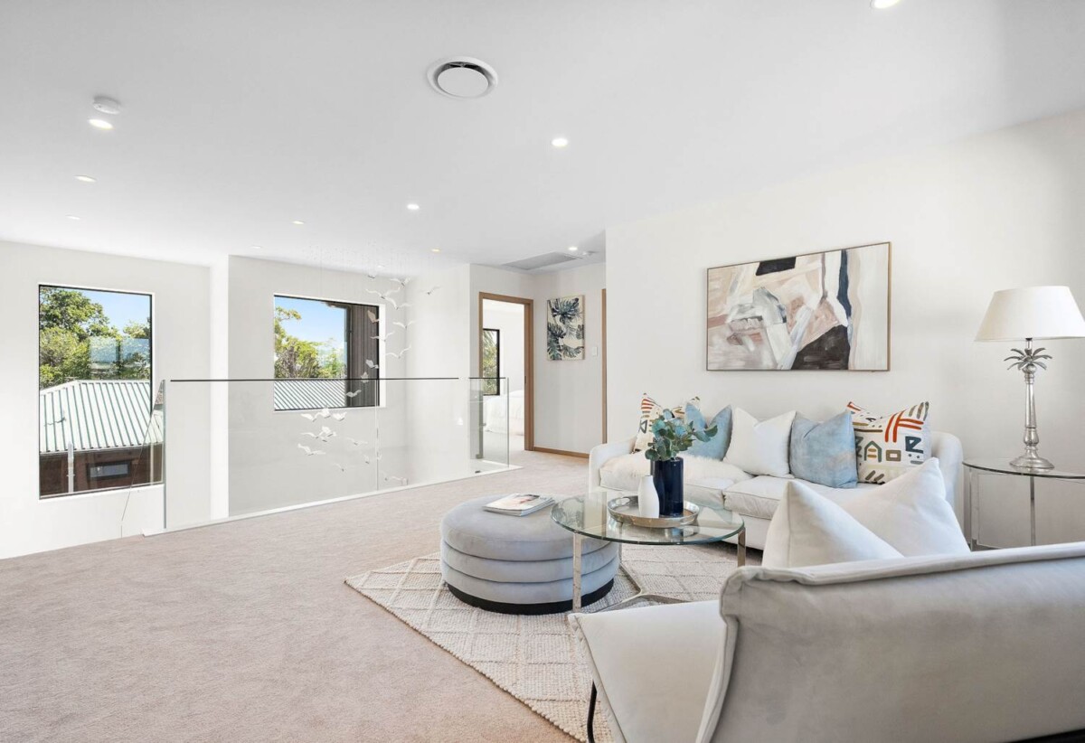 Sherwood School (Auckland) zone, brandnew 5 beds house, 2 kitchens, 2 master suites ( 1 Ensuite ground floor), walks to schools, Lot 2/880 East Coast Road, Browns Bay, Auckland