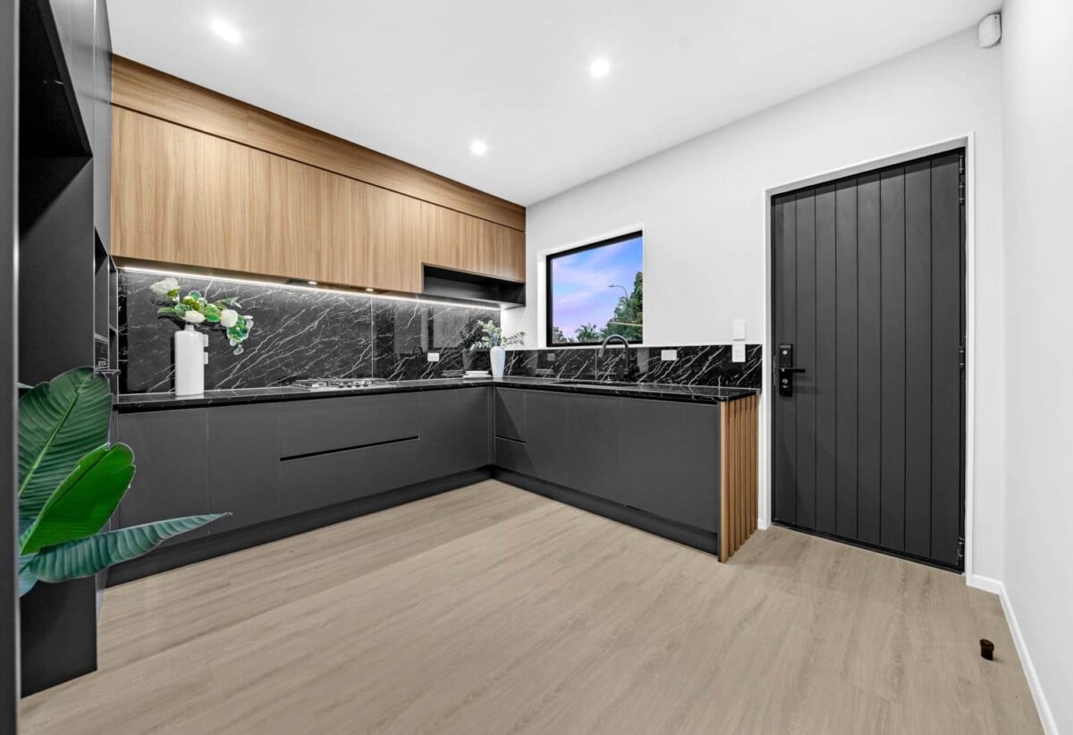 Botany Downs School and Sancta Maria College zone, brandnew standalone 4 beds home, minutes to shopping centres, schools, 17 Quibray Place, Botany Downs, Auckland
