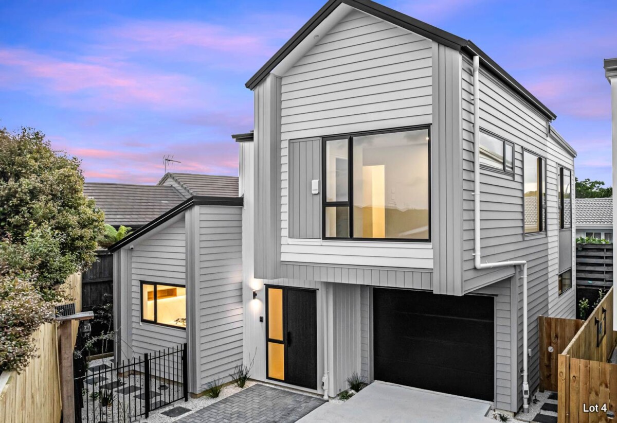 Botany Downs School and Sancta Maria College zone, brandnew standalone 4 beds home, minutes to shopping centres, schools, 17 Quibray Place, Botany Downs, Auckland