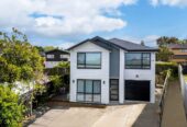 4 beds house on 400m2 section, walks to schools and parks, close to Glenfield Mall, 35B Park Road, Glenfield, Auckland