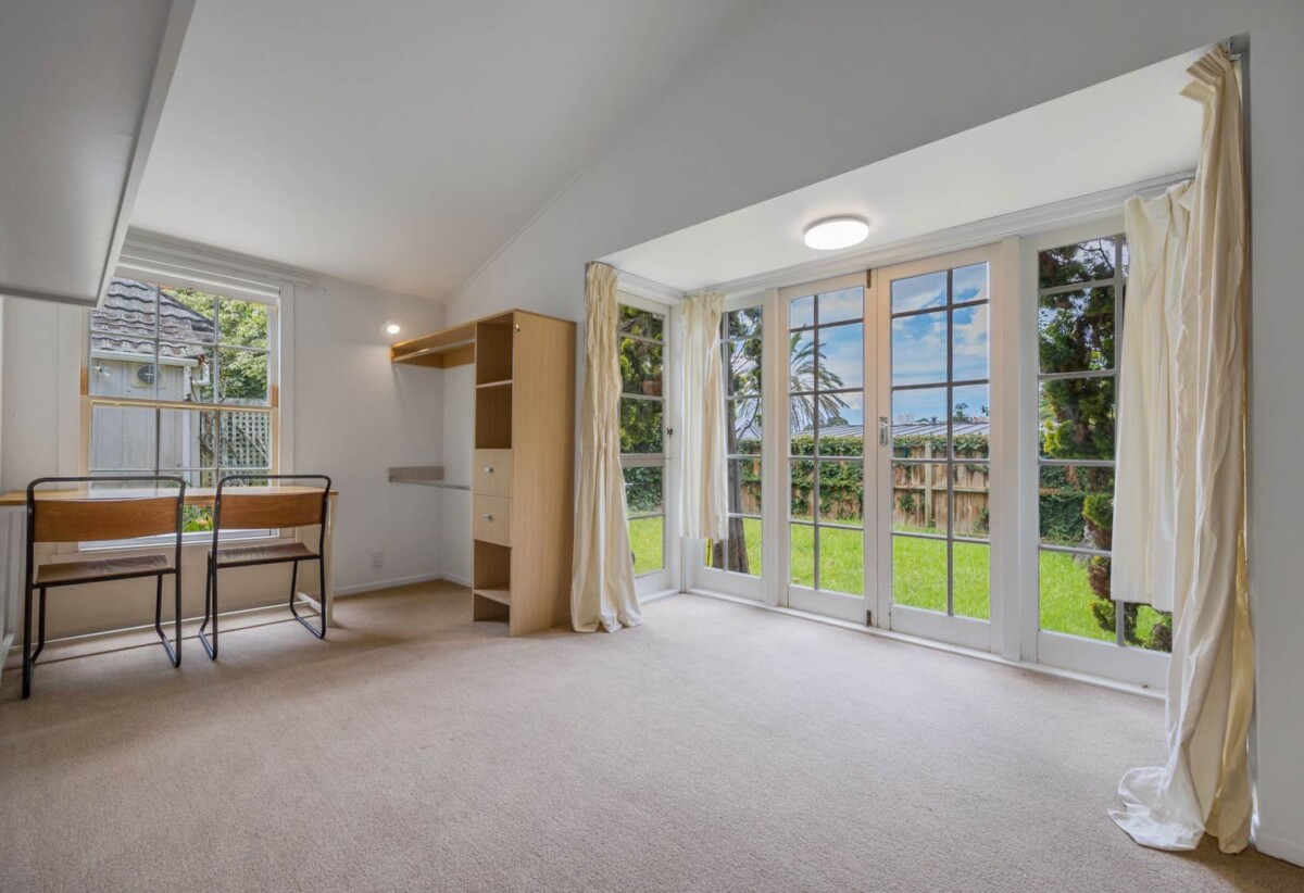 Double Grammar school zone, 3 beds 2 baths house with double garage and 1 bed 1 bath granny on 1518m² land, minutes to schools, Newmarket and CBD, 57 St Georges Bay Road, Parnell, Auckland
