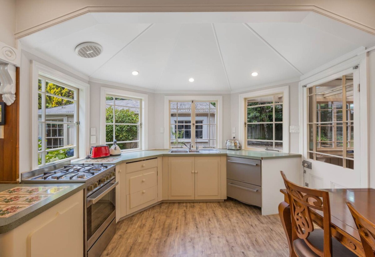 Double Grammar school zone, 3 beds 2 baths house with double garage and 1 bed 1 bath granny on 1518m² land, minutes to schools, Newmarket and CBD, 57 St Georges Bay Road, Parnell, Auckland