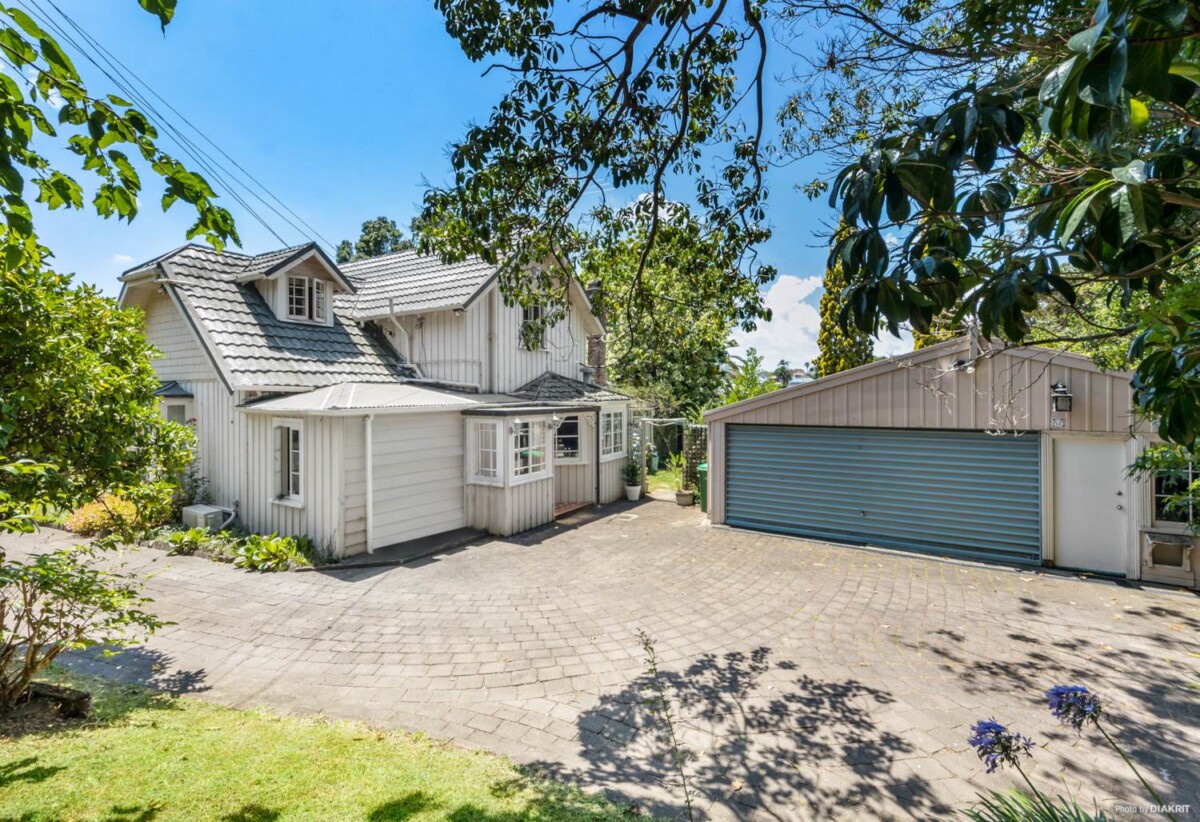Double Grammar school zone, 3 beds 2 baths house with double garage and 1 bed 1 bath granny on 1518m² land, minutes to schools, Newmarket and CBD, 57 St Georges Bay Road, Parnell, Auckland