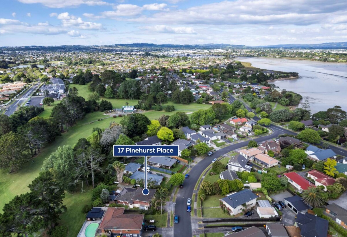 200m² brick 3 beds house on 667m2 section, next to Wattle Downs Golf Course, Currently occupied by long-term tenants, 17 Pinehurst Place, Wattle Downs, Auckland