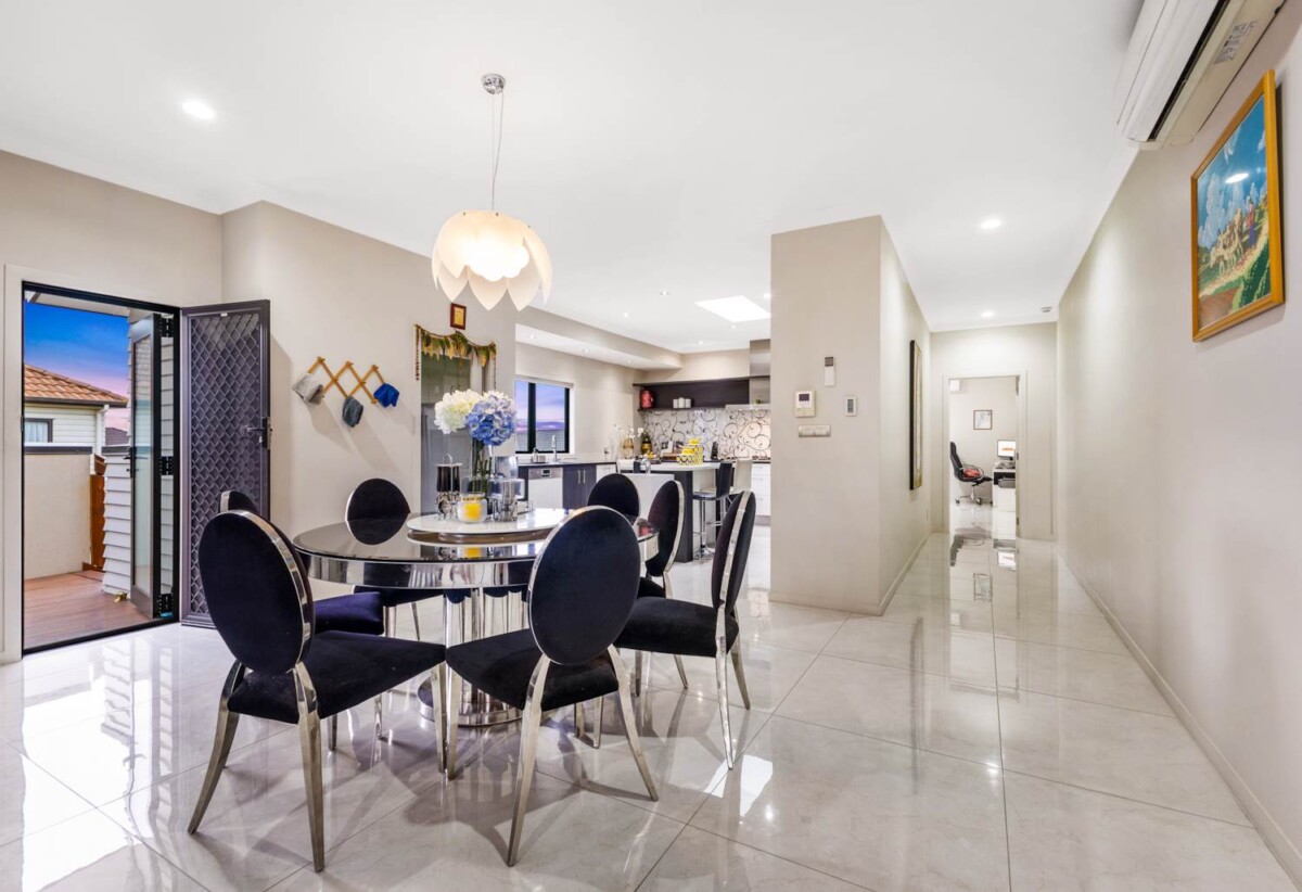 462m2 luxury 6 beds house on 885m² section, with 2 beds granny, close to schools, shopping centres, 46 Coachman Drive, Flat Bush, Auckland