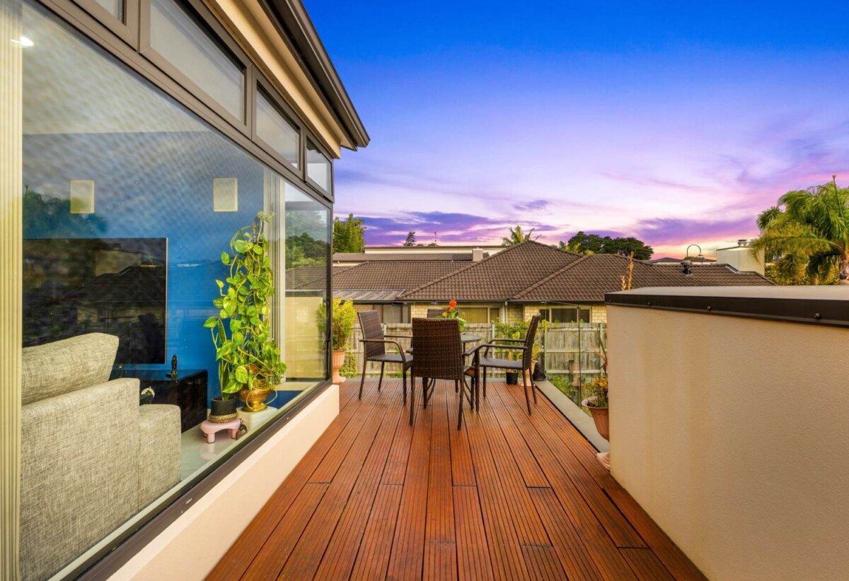 462m2 luxury 6 beds house on 885m² section, with 2 beds granny, close to schools, shopping centres, 46 Coachman Drive, Flat Bush, Auckland
