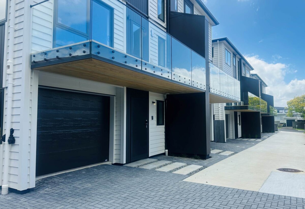 Papatoetoe West School and Papatoetoe Intermediate zone, brandnew 3 beds 2.5 baths home with garage, close to schools shopping centres, Lot 3, 7A 2/7 Woolfield Road, Papatoetoe, Auckland