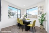 Move-in ready, 4 beds 2.5 baths home, 1 bed ground floor, walks to schools, minutes from shopping centres, 96B Botany Road, Botany Downs, Auckland