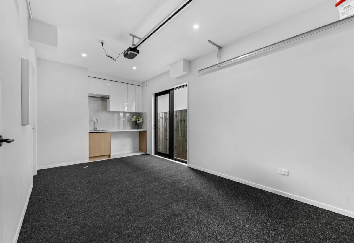 Brandnew freehold Freestanding 4 beds Home with Two Kitchens –Zoned for BBI, minutes to Highland Park Shopping Centre, Pak’nSave, Woolworths, Lot 2, 91 Gills Road, Bucklands Beach, Auckland
