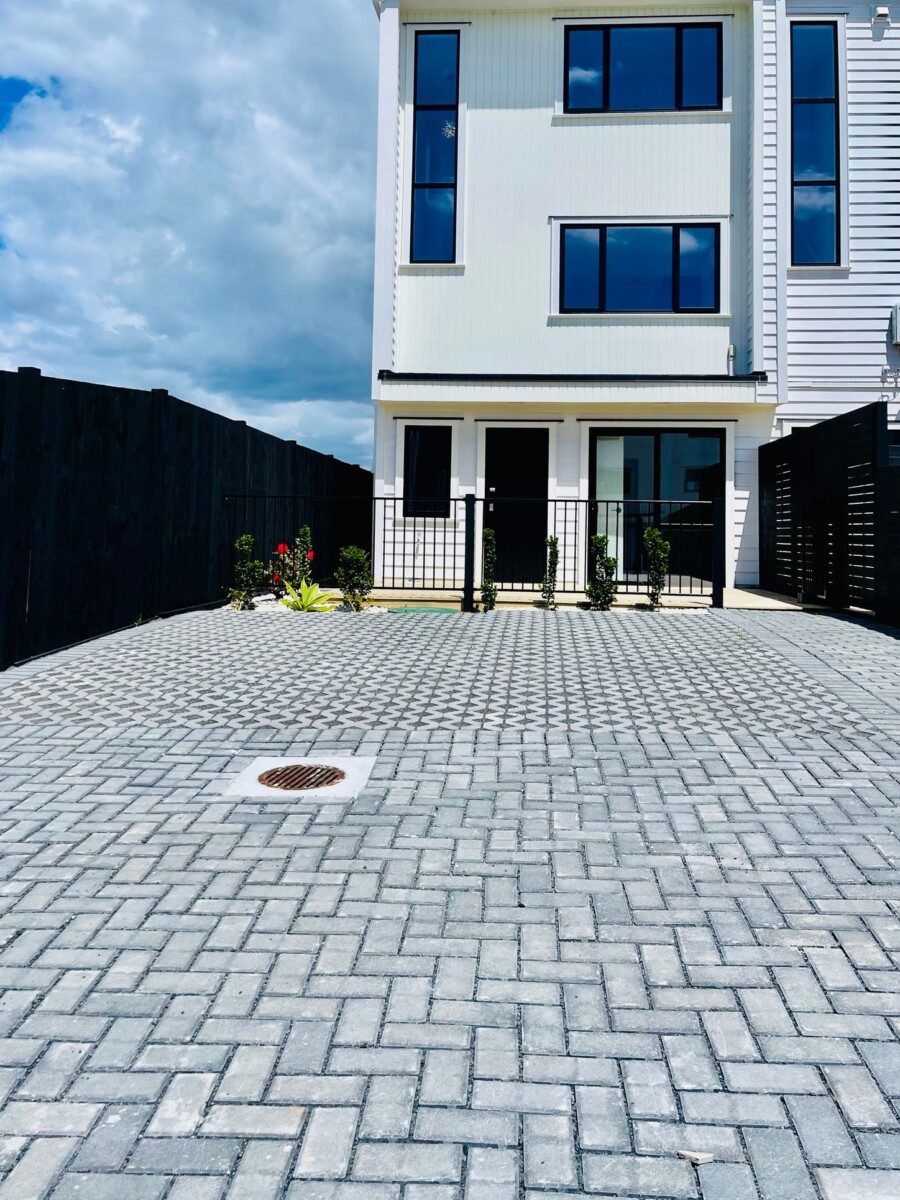 Must sell, affordable brandnew 3 beds + study, 4 baths home, 2 car parks, with 1 bed granny, 9 Auranga Drive, Drury, Auckland