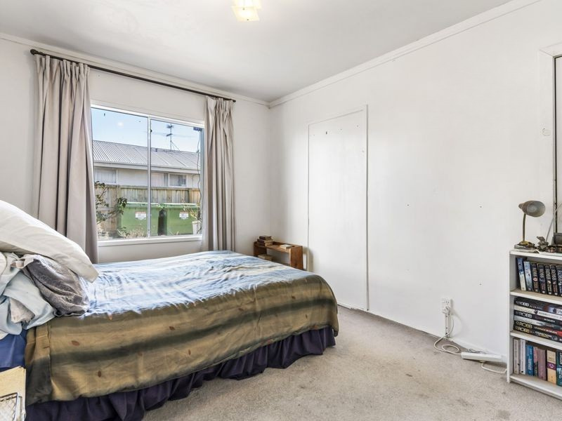 Mixed Housing Urban zone, 544m2 section, Building 181 m2, Currently tenanted by a cafe and studio, the total rental income is approximately $67,000 per year, including GST, 117 Trafalgar Street, Onehunga, Auckland