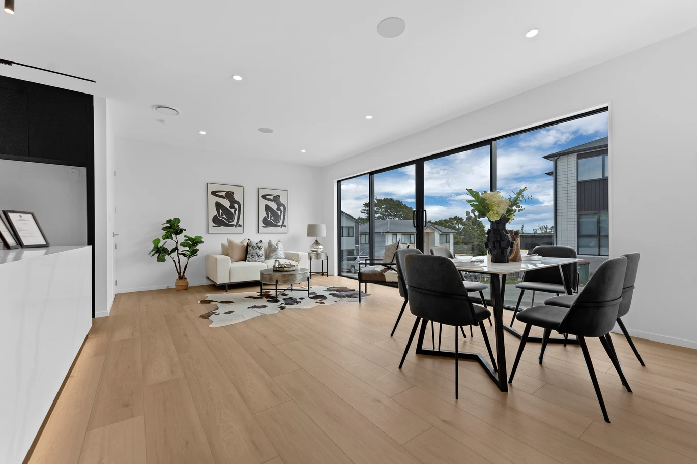 Ormiston school zone, Dual kitchens, ample parking, 8 beds 6.5 baths house on 436m2 section, including a downstairs ensuite and a 2-beds granny with wet bar, 2A Matatahi Road, Flat Bush, Auckland
