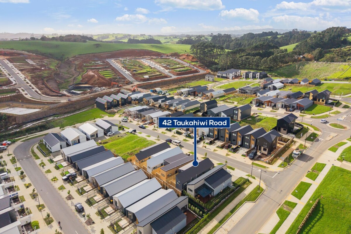 Affordable Brandnew Standalone 3 beds house, minutes to Pukekohe Town Centre and Bombay motorway on-ramp, 42 Taukahiwi Road, Pukekohe, Auckland
