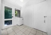 5 (3 + 2) beds houses on 833m2 land, 9 & 9A Sherie Place, Howick, Auckland