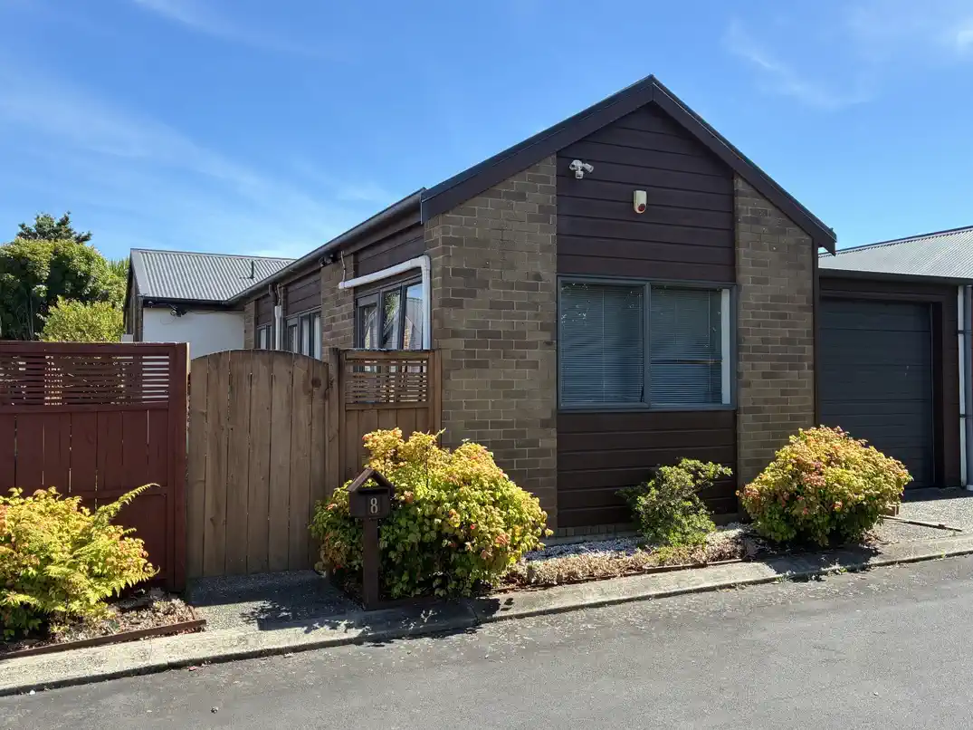 For rent, Water Included, 4 beds 2 baths, Available from 13th December, 8/167 Whitney Street, Blockhouse Bay, Auckland