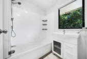 5 (3 + 2) beds houses on 833m2 land, live or develop, 9 & 9A Sherie Place, Howick, Auckland