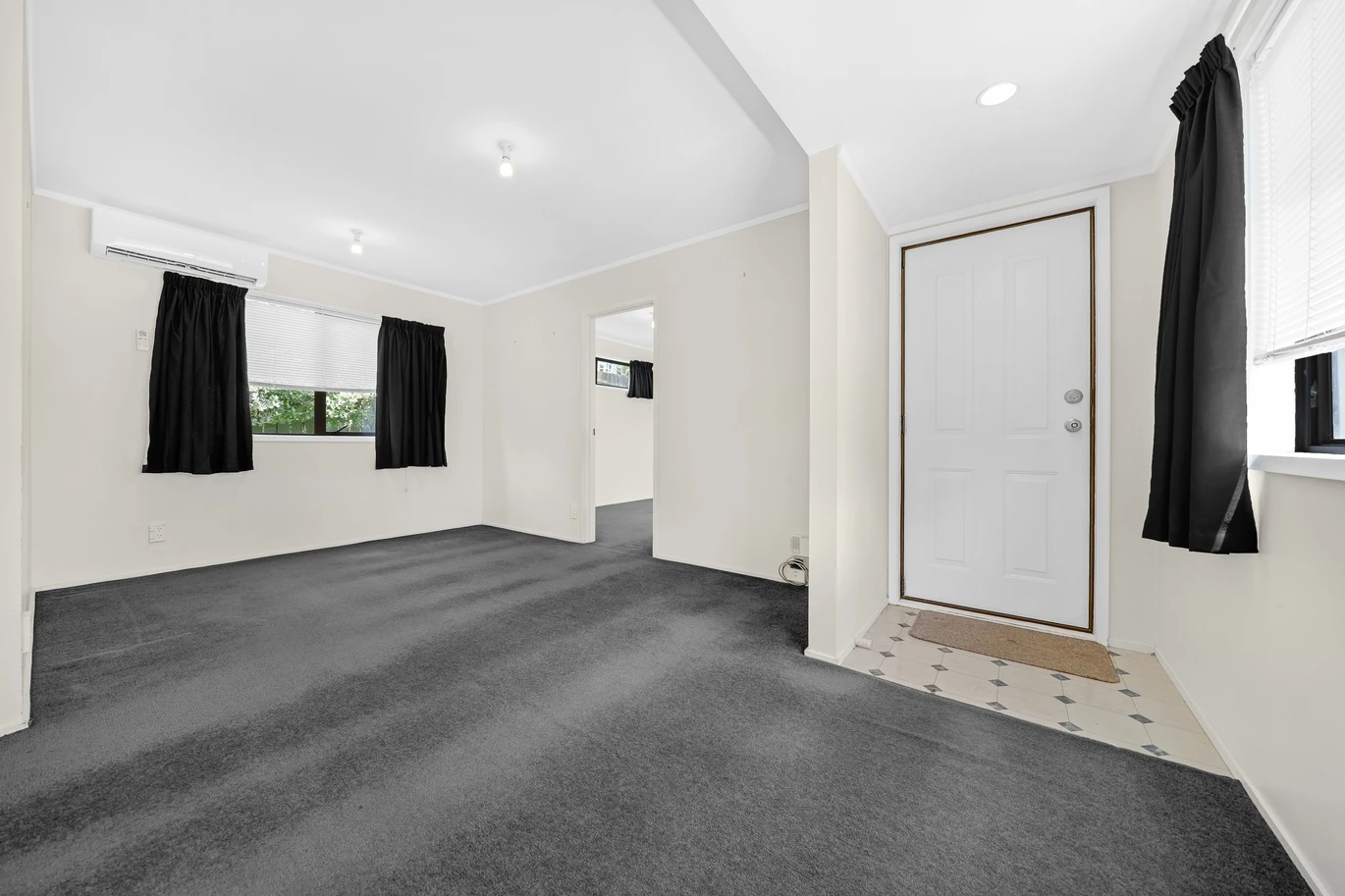 5 (3 + 2) beds houses on 833m2 land, live or develop, 9 & 9A Sherie Place, Howick, Auckland