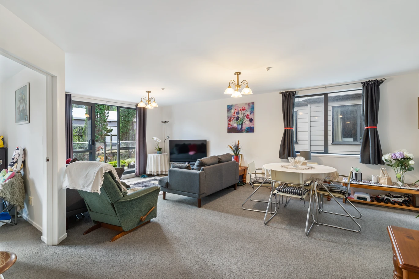 Spacious 2-Bed Apartment in Prime Location, 19/68 Mountain Road, Mount Wellington, Auckland