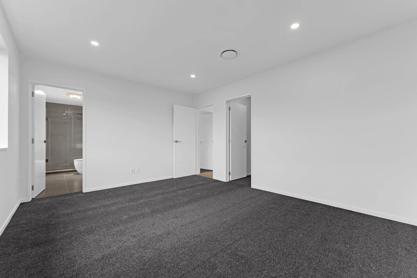 Ormiston school zone, Dual kitchens, ample parking, 8 beds 6.5 baths house on 436m2 section, including a downstairs ensuite and a 2-beds granny with wet bar, 2A Matatahi Road, Flat Bush, Auckland