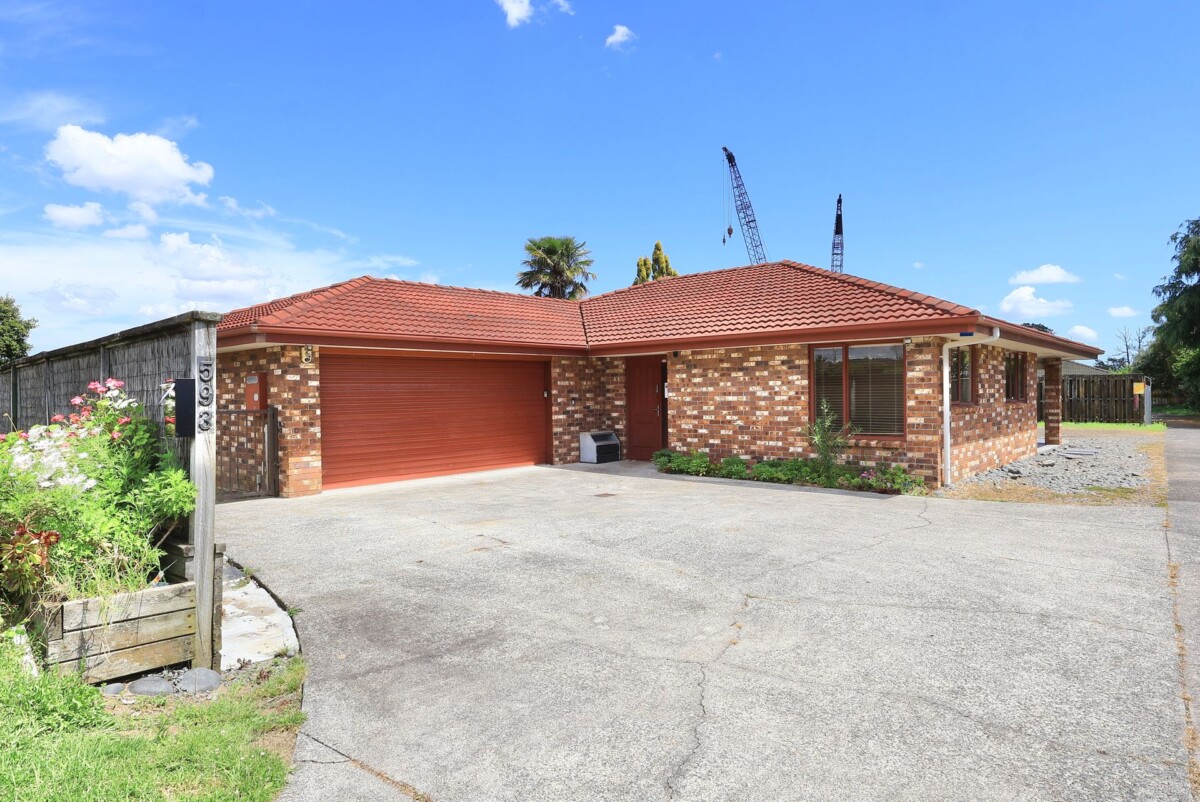 4 beds + 3 beds houses on 1858m2 section, with RC for 10 new homes, Enquiries Over $2,000,000, 591 & 593 Great South Road, Papakura, Auckland