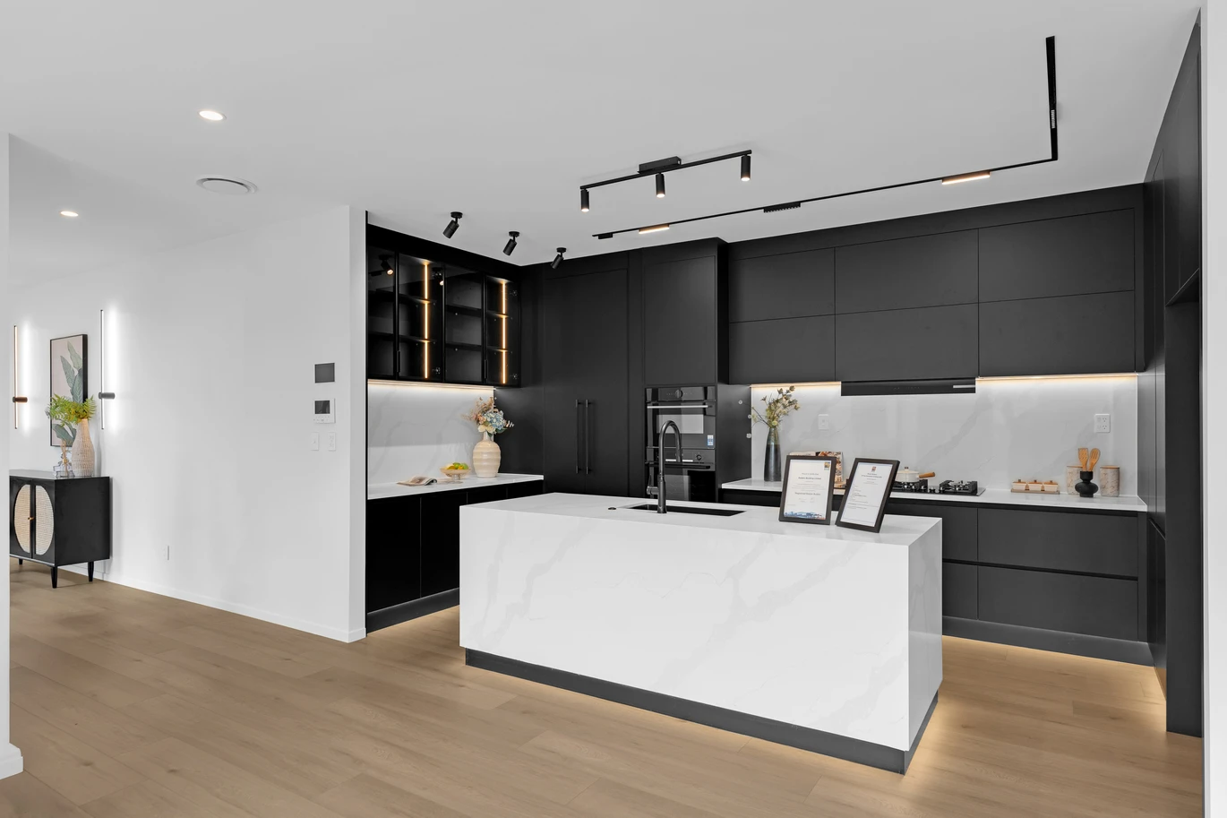 Ormiston school zone, Dual kitchens, ample parking, 8 beds 6.5 baths house on 436m2 section, including a downstairs ensuite and a 2-beds granny with wet bar, 2A Matatahi Road, Flat Bush, Auckland