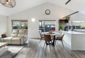 Owners upsizing, are committed elsewhere, 3 beds house on 508m2 section, close to schools, Glen Eden village, park, train and bus services, 75 Kamara Road, Glen Eden, Auckland
