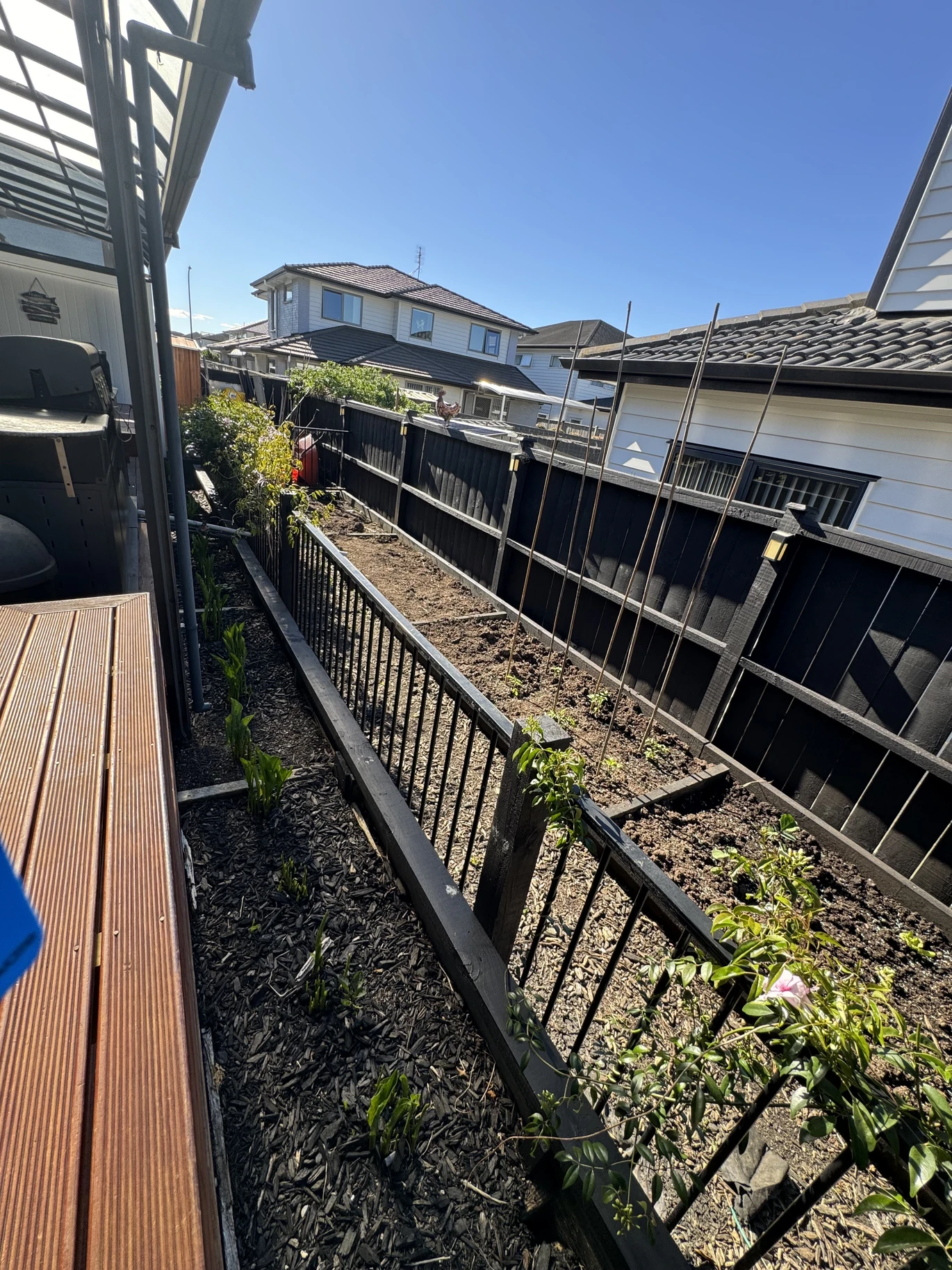 6 bed 5 baths (4 ensuites) house on 402m2 section, with 2 beds granny, 18 Horsefield Drive, Flat Bush, Auckland