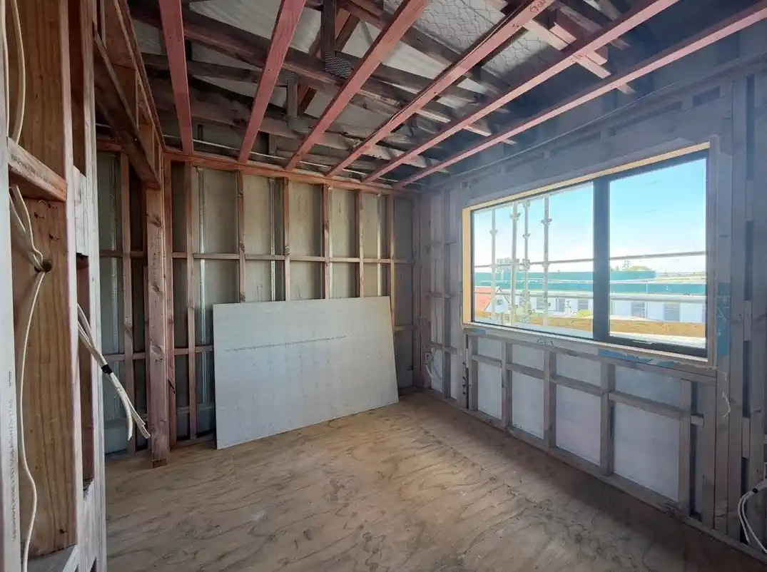 Under construction, brandnew 4 beds 3 baths home with garage and 2 ensuites, 1 ensuite ground floor, moments from schools, shopping centre, train station, Lot A, 5 Arawa Street, New Lynn, Auckland