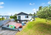 3 beds house on 693m2 section, next house also for sale (3 beds house on 959m2 section, 37 Clyma Place, Massey,), 44 Clyma Place, Massey, Auckland