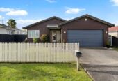 Owners upsizing, are committed elsewhere, 3 beds house on 508m2 section, close to schools, Glen Eden village, park, train and bus services, 75 Kamara Road, Glen Eden, Auckland