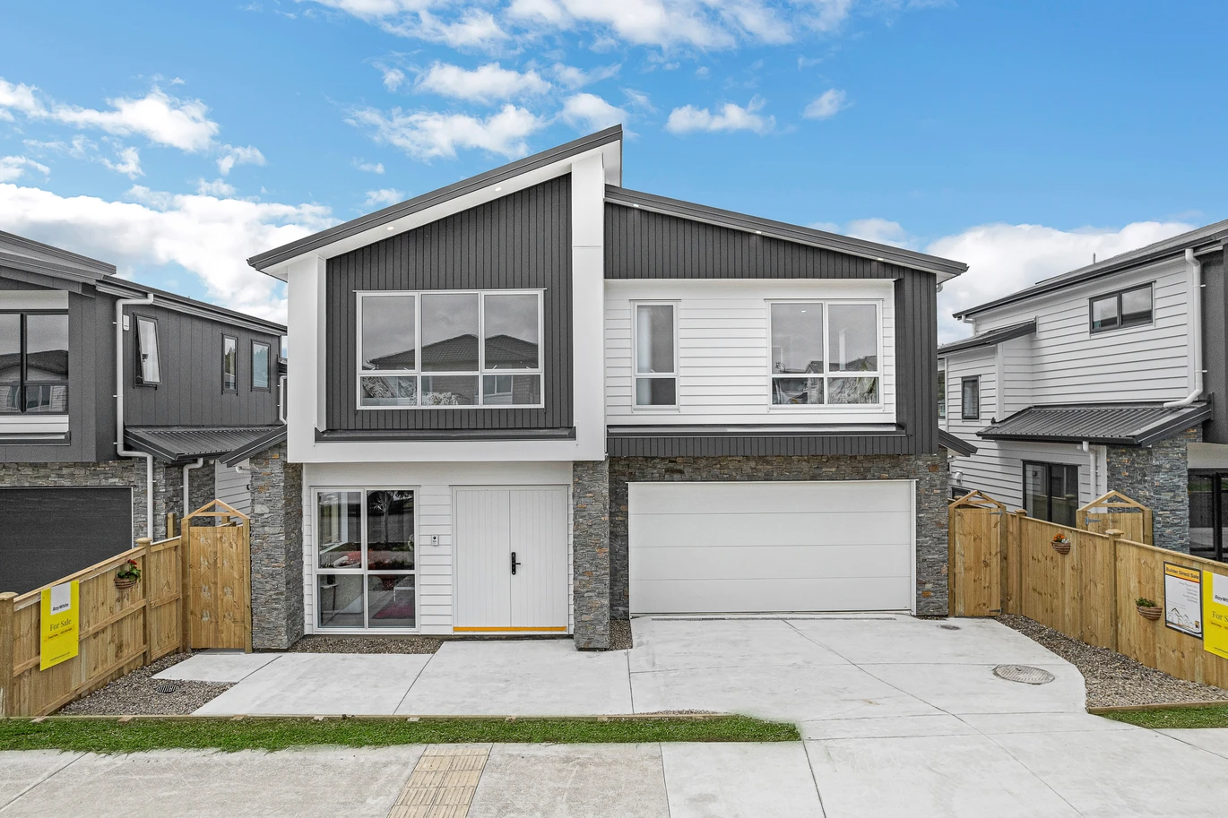 Ormiston school zone, brandnew 6 beds 5.5 baths house on 396m2 section, with 2 kitchens, 2 beds granny, 32 Castlebane Drive, Flat Bush, Auckland