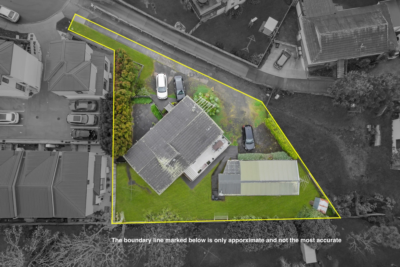 5 (3 + 2) beds houses on 833m2 land, 9 & 9A Sherie Place, Howick, Auckland