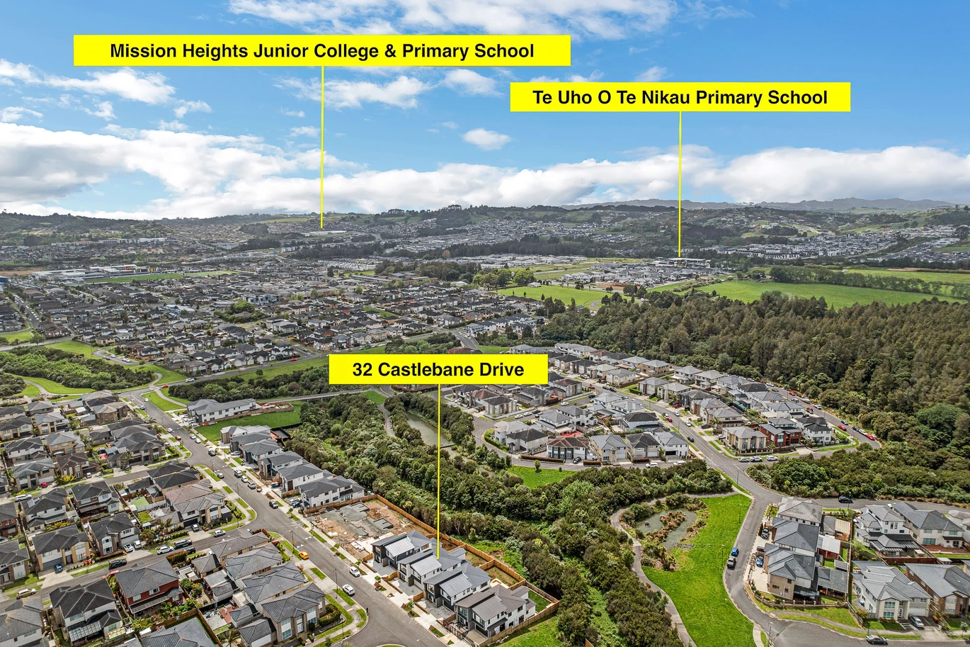 Ormiston school zone, brandnew 6 beds 5.5 baths house on 396m2 section, with 2 kitchens, 2 beds granny, 32 Castlebane Drive, Flat Bush, Auckland