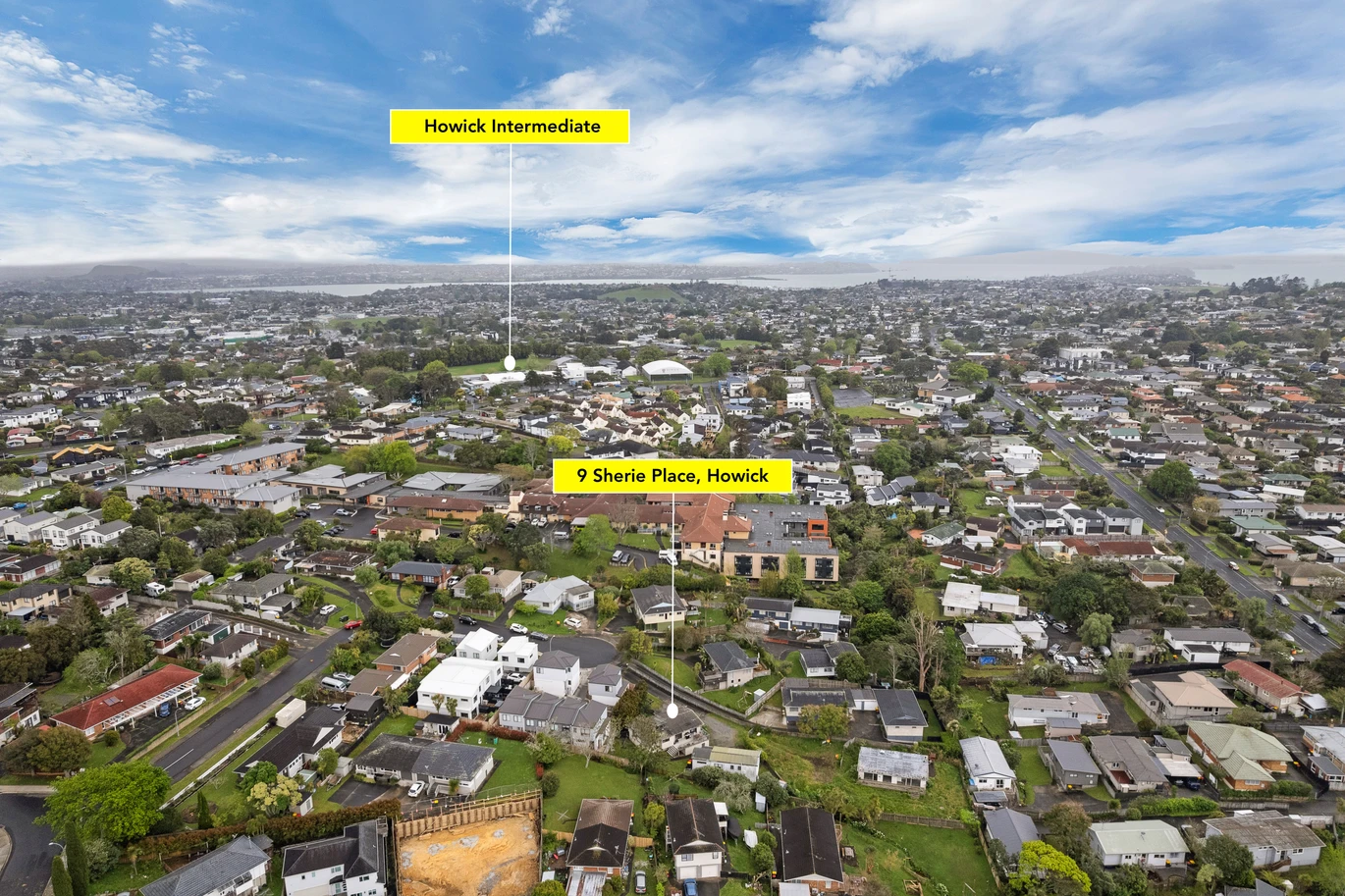 5 (3 + 2) beds houses on 833m2 land, 9 & 9A Sherie Place, Howick, Auckland