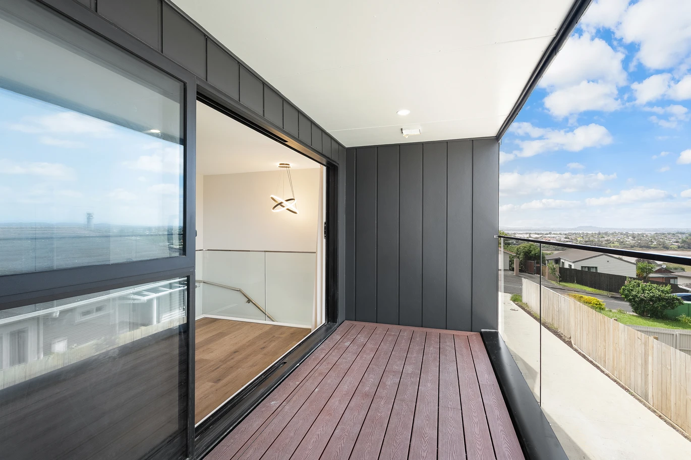 Marina View School Zone, brandnew 2 beds 1.5 baths home with Garage, ( 3 beds 2 baths home with Garage also available), Lot 6/3 Worthington Place, West Harbour, Auckland