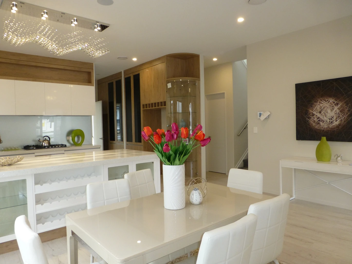 6 bed 5 baths (4 ensuites) house on 402m2 section, with 2 beds granny, 18 Horsefield Drive, Flat Bush, Auckland