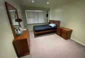 For rent, Fully Furnished 3-Beds 1 bath Apartment, 2 car parks, Available from 22th December, 1/24 Atkinson Avenue, Otahuhu, Auckland