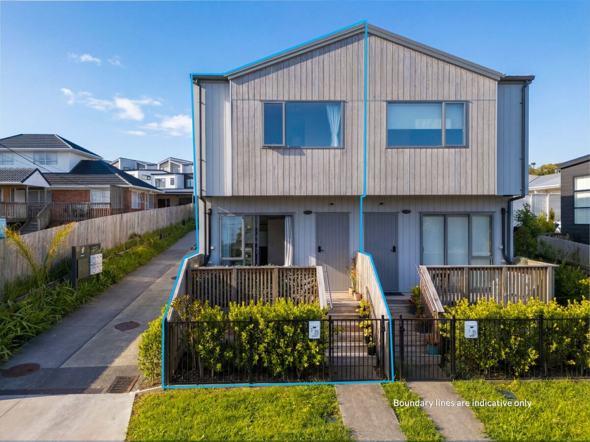 Owner Relocating for Work – This Must Be Sold, freehold 2 beds 1.5 baths home with car park, Moments from local parks, shops, cafes, and peninsula walkway, 2/35 Renata Crescent, Te Atatu Peninsula, Auckland