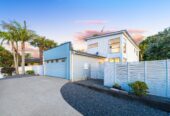Family Circumstances Changed – Must Be Sold, 195m2 4 beds house on 547m2 section, move-in ready, close to schools, shops, 8 Roy Maloney Drive, Henderson, Auckland
