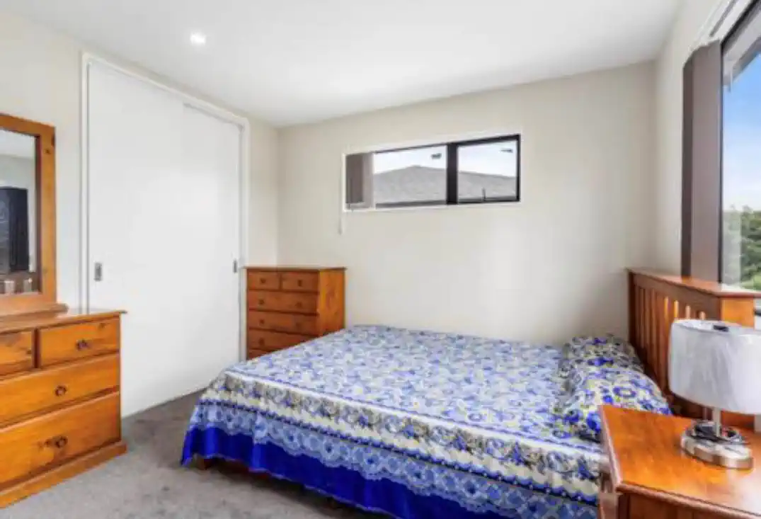 Owners move on, Brick and Weatherboard 5 beds 3.5 baths house on 230m2 section, 0.2 km to Manurewa East School, 0.6 km to Greenmeadows Intermediate, 1.2 km to Alfriston College, 41 Scotts Road, Manurewa East, Auckland