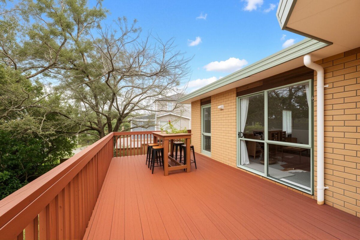 First time on the market in 26 years, 167m2 brick and tile 4 beds + study room 2 baths house on 561m2 section, West Heights School zone, 4 San Pablo Way, Henderson, Auckland