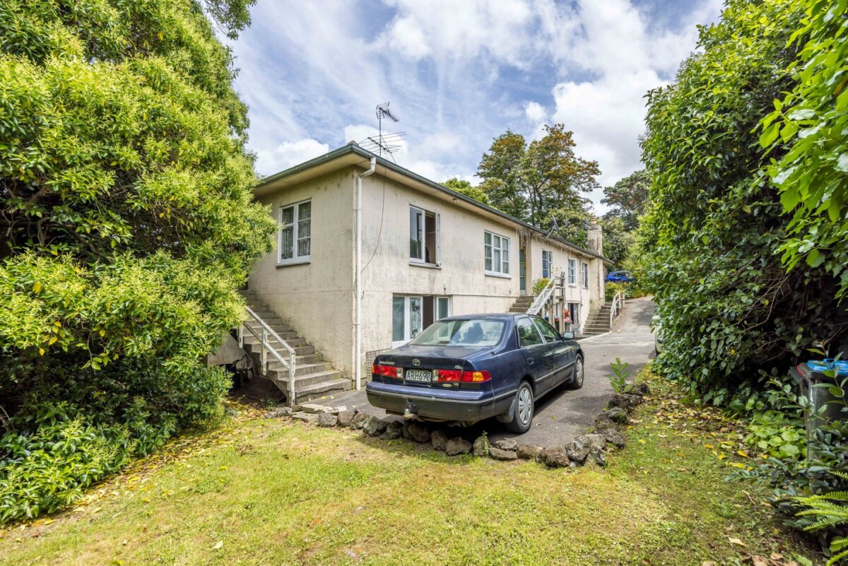 once in 40 years, 1100m2 section with 4 x 1brm units on 2 levels, proven holding income of over $80,000pa, Only minutes to Macca’s Motorway access and Syliva Park, Unit 1-4/357 Ellerslie-Panmure Highway, Mount Wellington, Auckland