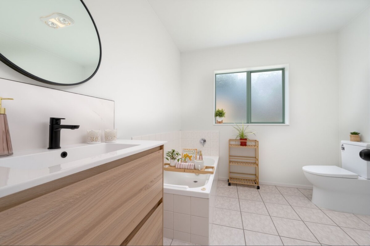 First time on the market in 26 years, 167m2 brick and tile 4 beds + study room 2 baths house on 561m2 section, West Heights School zone, 4 San Pablo Way, Henderson, Auckland