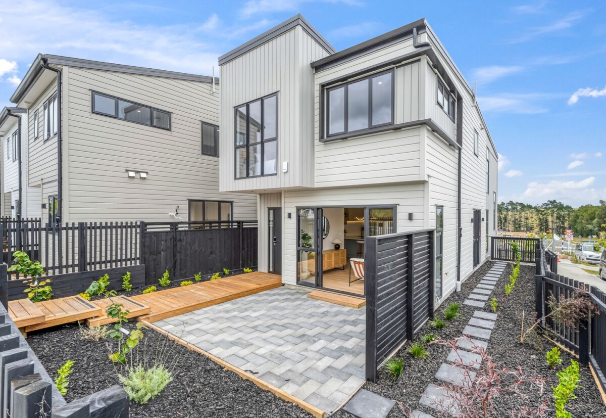 10-Year Halo Building Warranty, 193m2 brandnew standalone 4 beds 3.5 baths houseon 216 m2 section, with 2 ensuites and garage, near Westgate Mall, 24 Toetoe Street, Westgate, , Auckland