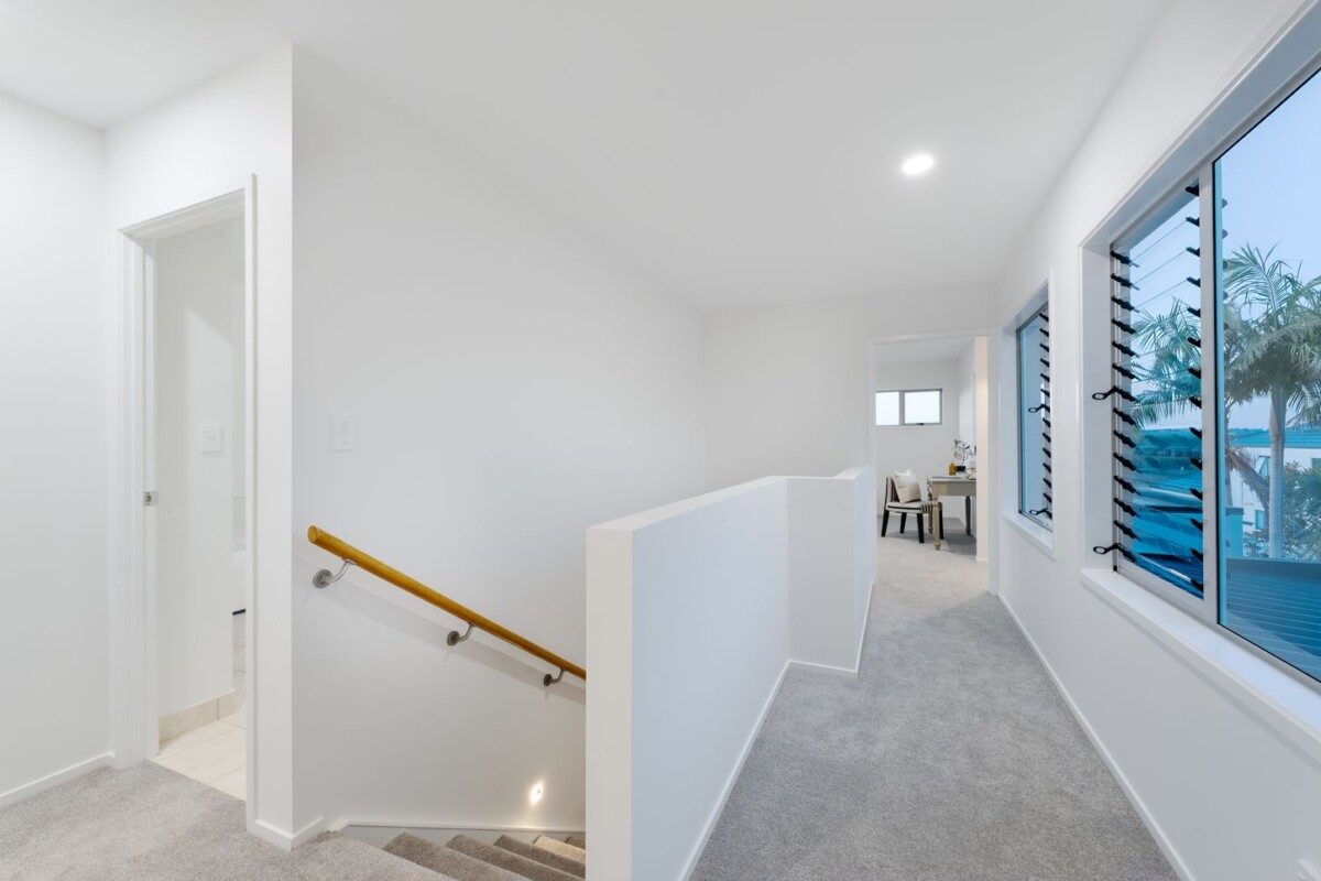 Family Circumstances Changed – Must Be Sold, 195m2 4 beds house on 547m2 section, move-in ready, close to schools, shops, 8 Roy Maloney Drive, Henderson, Auckland