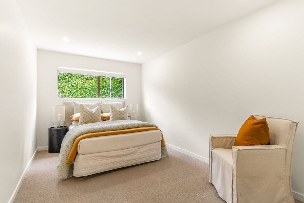 Renovated 4 beds 2 baths home, 182m2 floor area, close to schools, shops, golf club, 3/22 McFarland Street, Remuera, Auckland