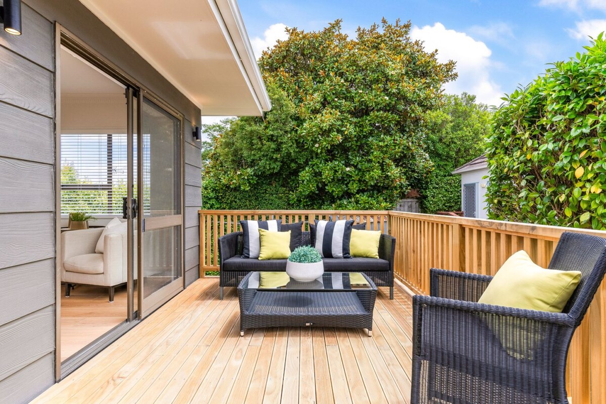 Renovated 4 beds 2 baths home, 182m2 floor area, close to schools, shops, golf club, 3/22 McFarland Street, Remuera, Auckland