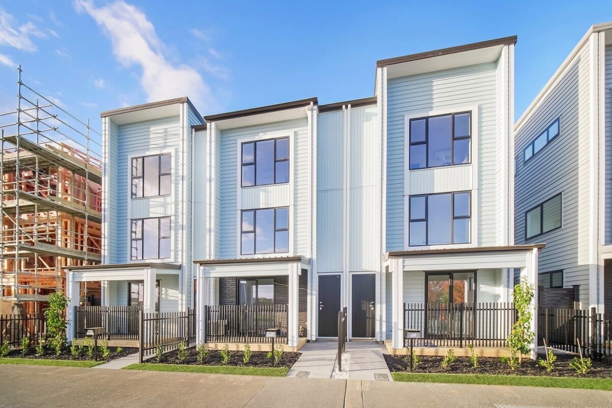 178m2 brandnew 5 beds 3.5 baths home on 199m2 section, with 2 ensuites and 2 car parks, 155 Bremner Road, Karaka, , Auckland