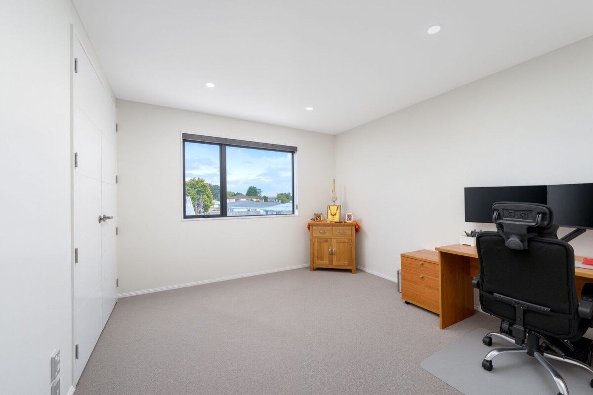 206m2 4 beds 3.5 baths house on 372m2 section, close to schools, shops, 22A Rathgar Road, Henderson, Auckland