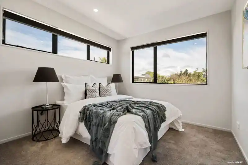 10 year Master builder Guarantee till 2033 , 3 bed 2 baths home on 142m2 section, 0.5 km to Sunny Hills School, 1.3 km to Farm Cove Intermediate, 2.2 km to Pakuranga College, 44 The Boulevard, Sunnyhills, Auckland